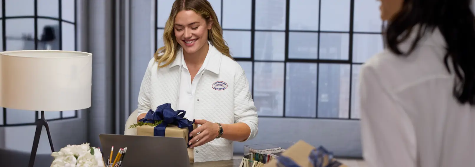 Corporate Gift Ideas to Strengthen Your Business Relationships